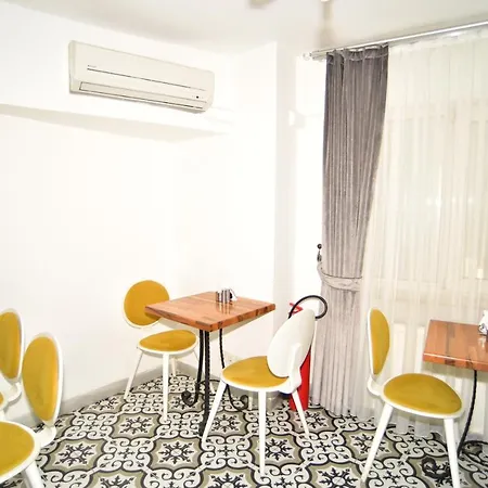 Liva Apart-hotel 3*