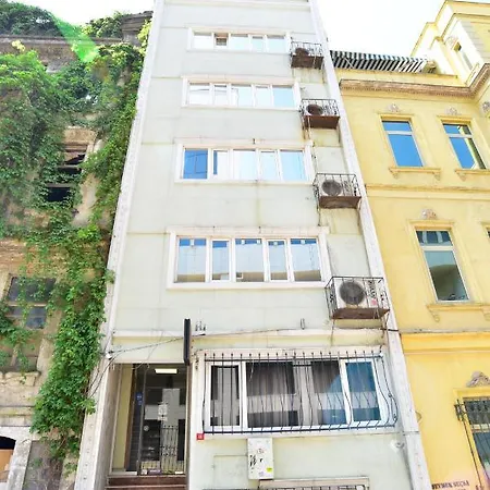 Apart-hotel Liva 3*