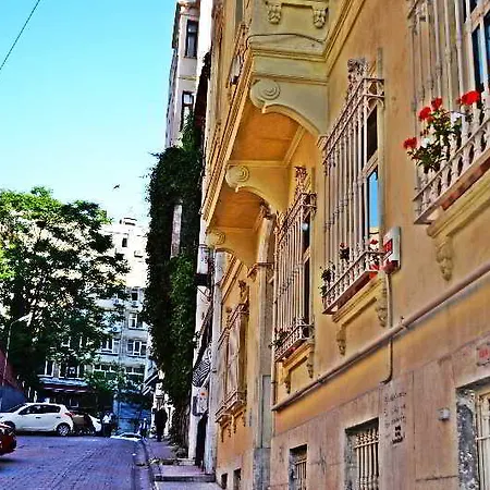 Apart-hotel Liva 3*